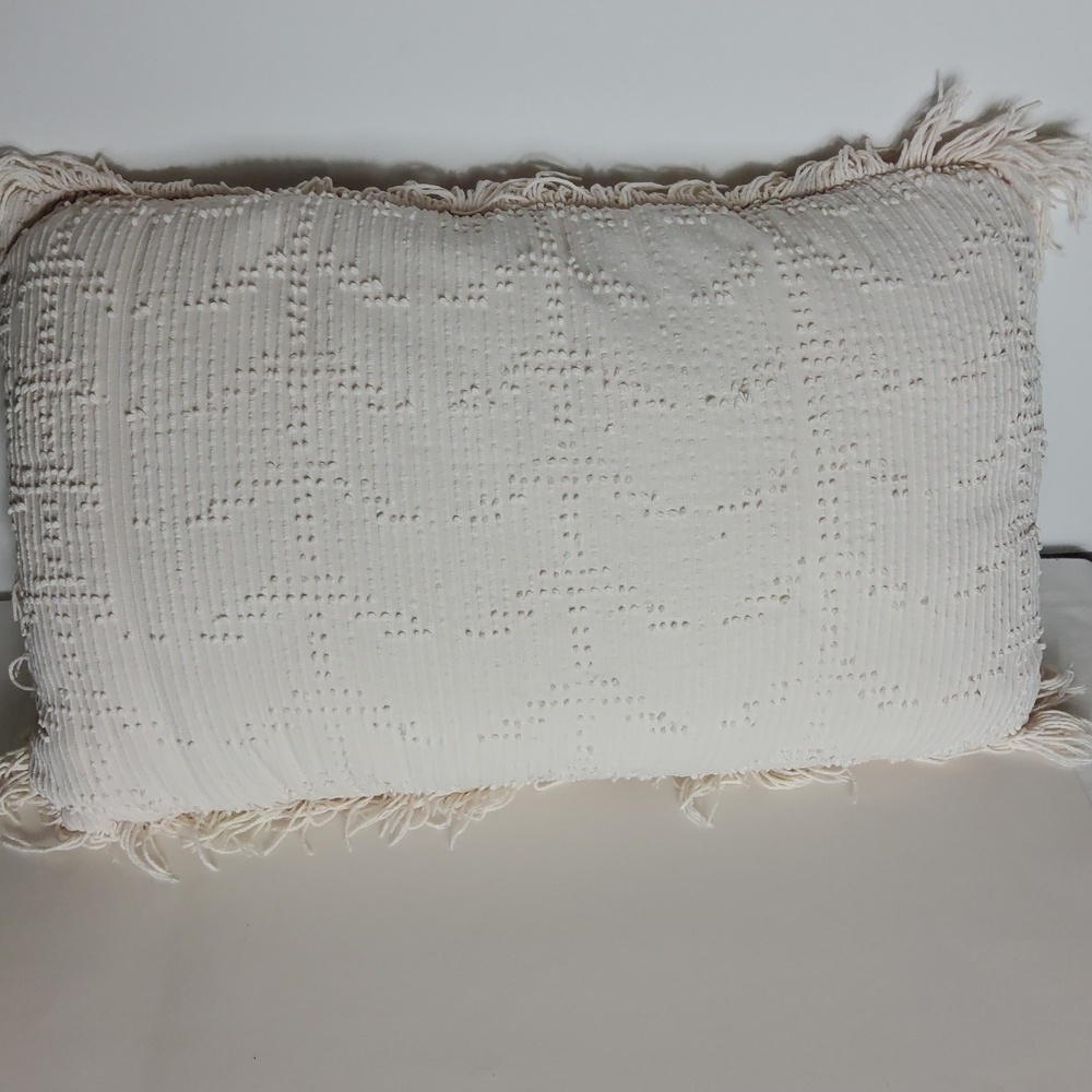 DKNY textured woven decorative pillow rectangle 21x12
